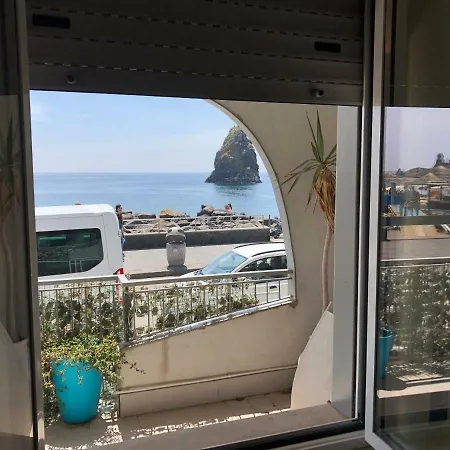Acitrezza Sul Mare